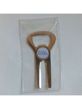 MICHELOB ULTRA BEER CLASSIC LOGO GOLF BALL MARKER DIVOT TOOL MONEY CLIP …